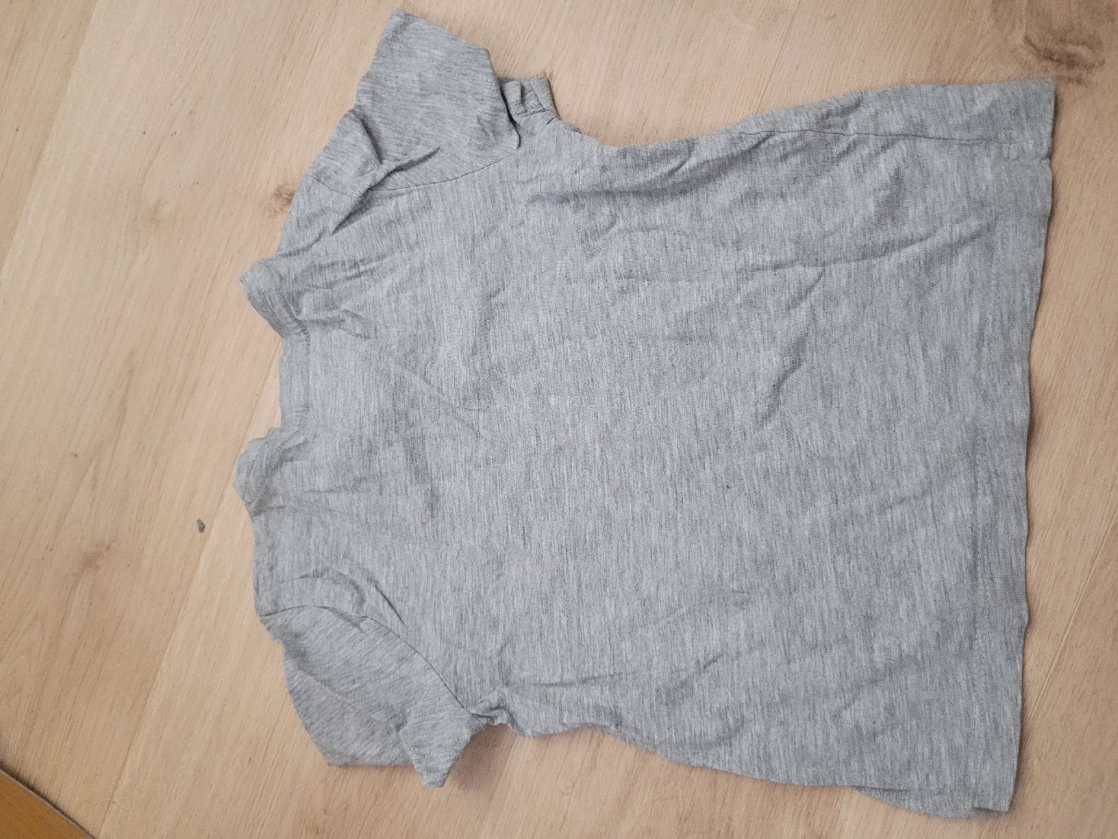 Chemises, T-shirts & Polos: t-shirt gr. 104 – D'occasion à Lupsingen par sta_wgg5 3