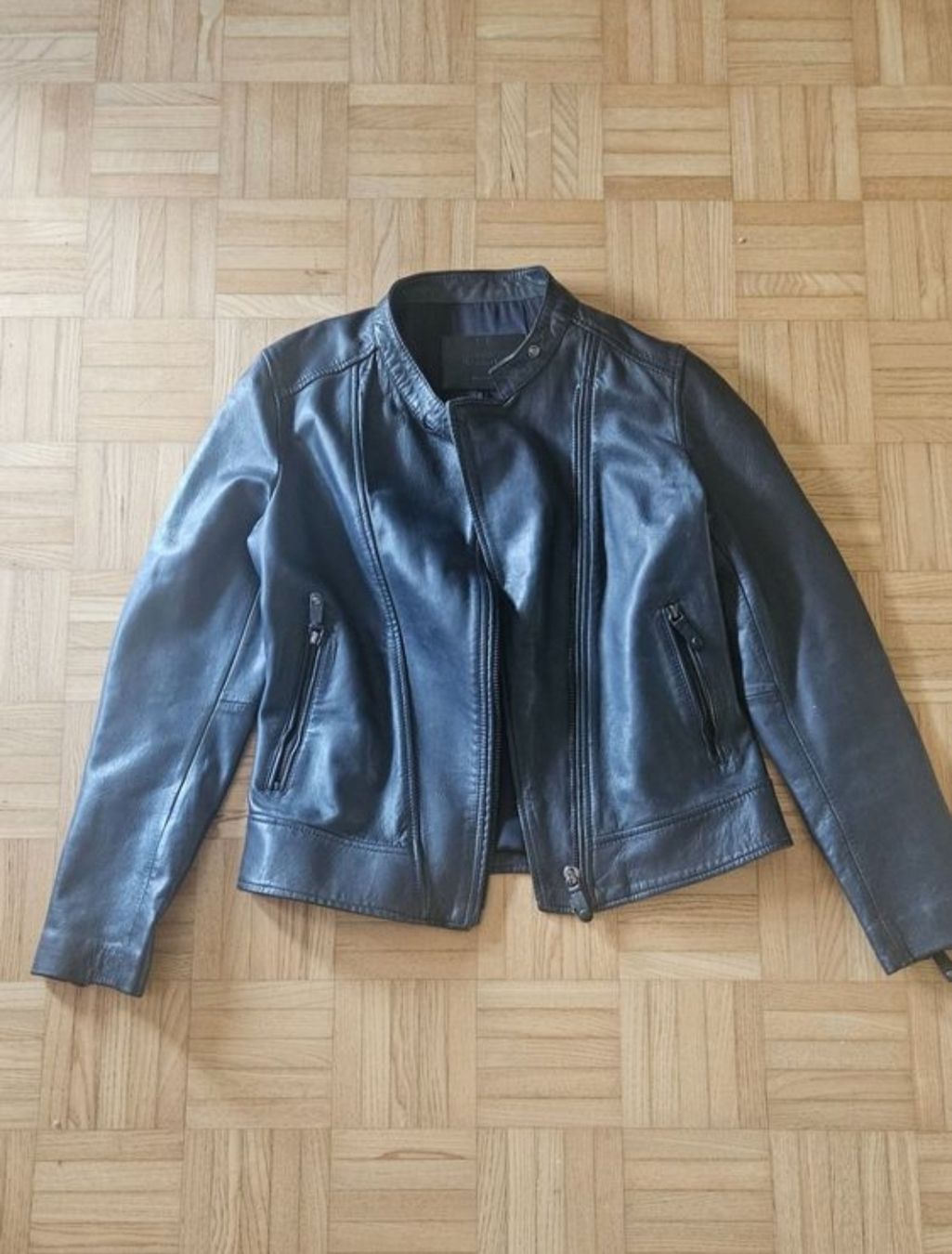 Massimo Dutti Vestes: Massimo Dutti Lederjacke Grösse S/XS – D'occasion à Zürich par sof_f2ts