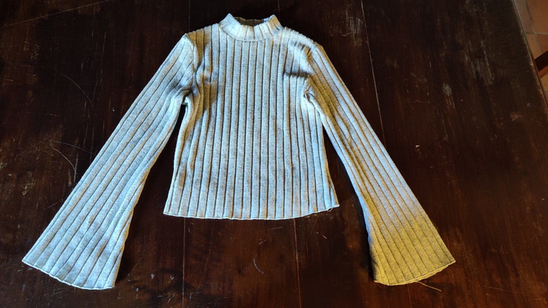 Bershka Pullover & Sweatshirts: Oberteil langarm Bershka Gr.S NEU – Neu und originalverpackt aus Brüttisellen von nic_xm7s 2