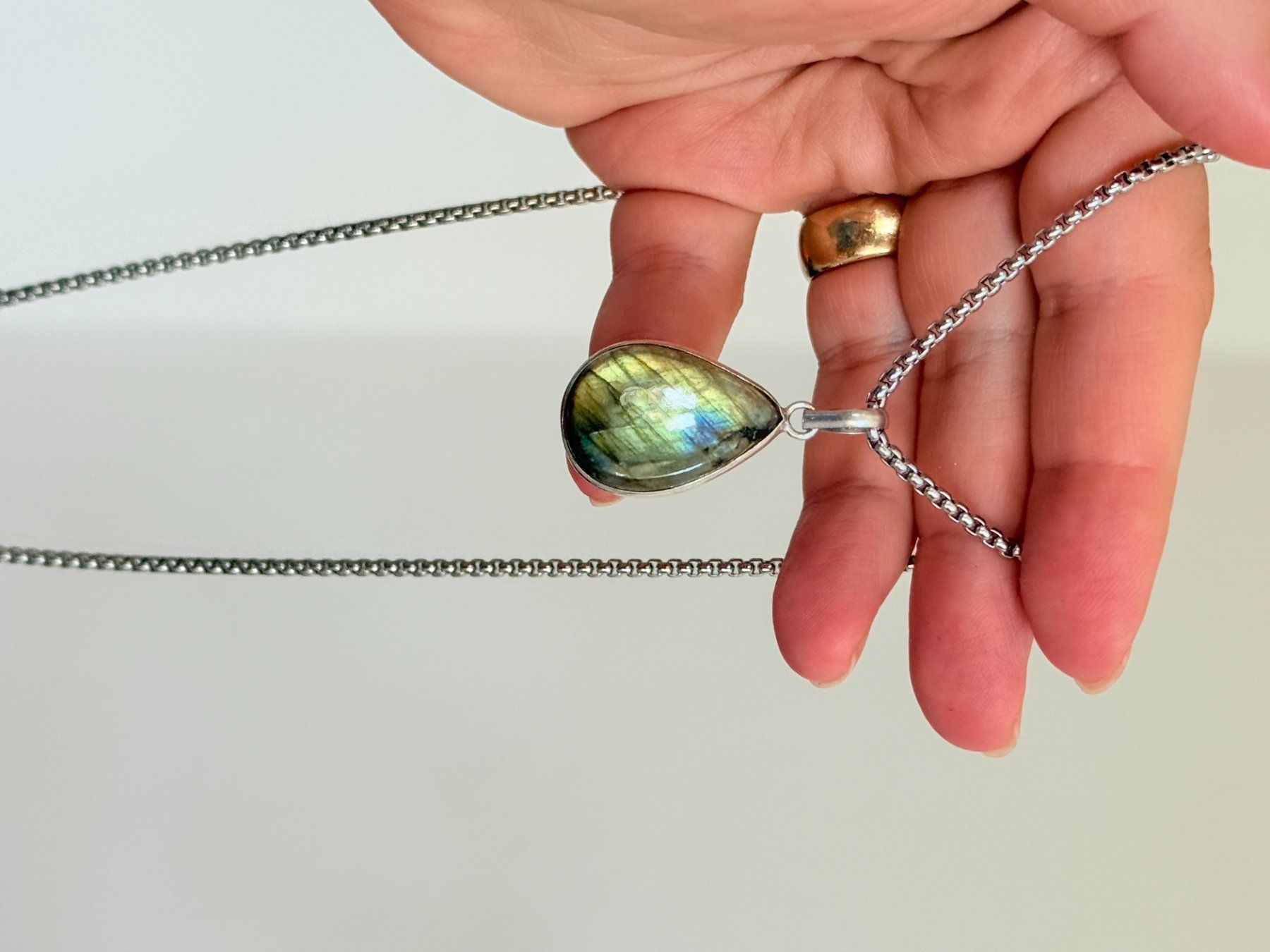 Colliers: Labradorite necklace – Neuf avec emballage d'origine à Genève par AGBERG 5