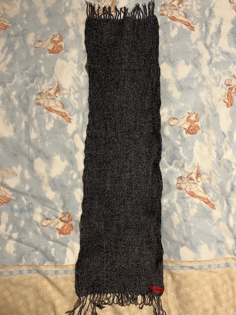 Hugo Boss Altro abbigliamento per bambino: Hugo Boss Kinderschal Länge 87cm – Usato da Jona venduto da Flexer02 2