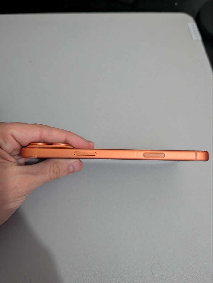 Apple Handys / Smartphones: iPhone 17 Pro Max 512GB - Cassé – Defekt aus La Chaux-De-Fonds von Adrien2300 1