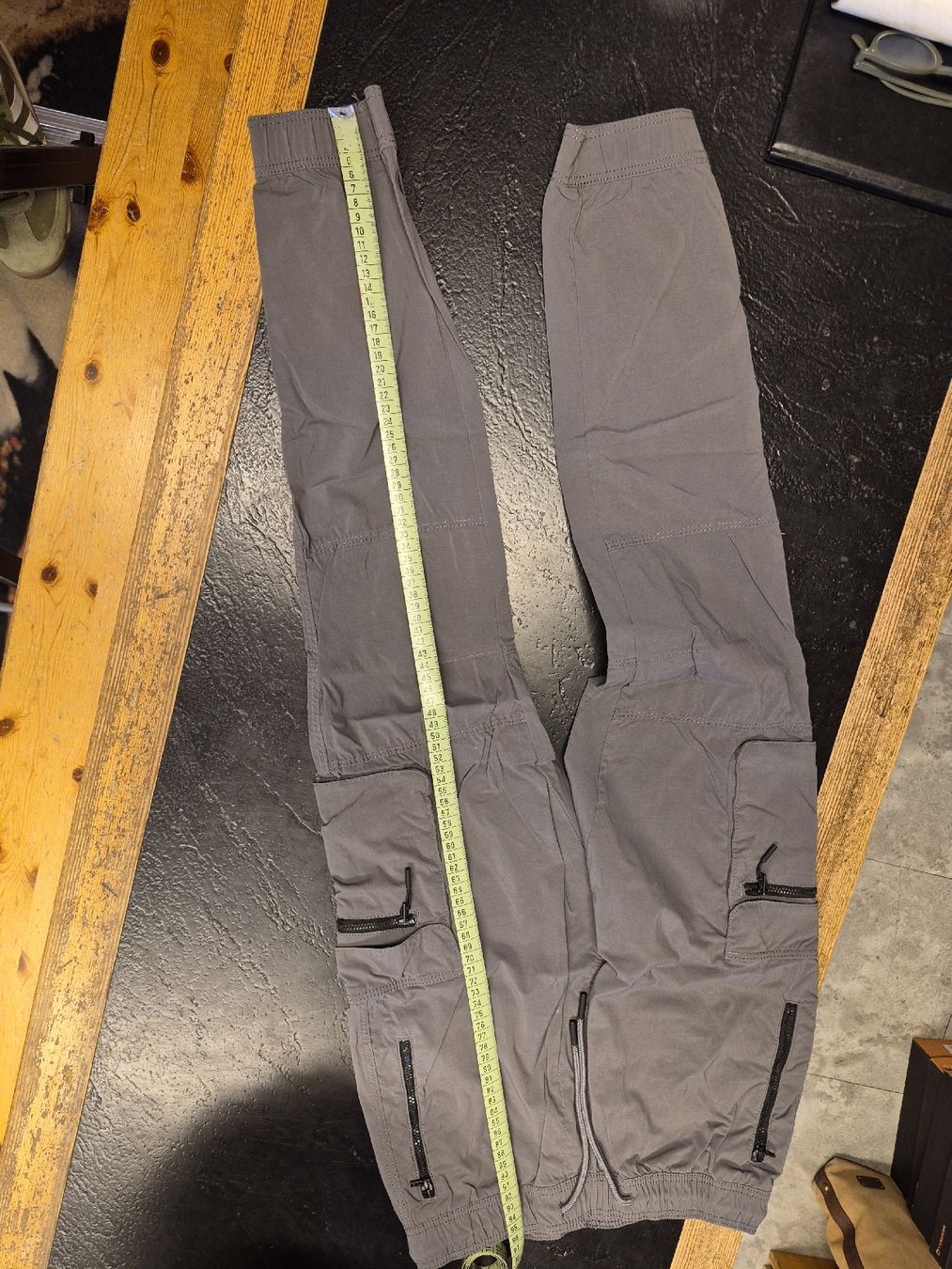 H&M Pantaloni: Wanderhosen grau – Usato da Scuol venduto da Niculaus 1
