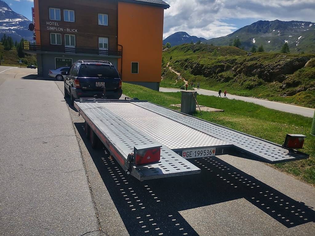 Rimorchi: Remorque plateau basculante treuil électrique  – Usato da Genève venduto da bouchon996 8