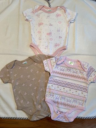 3 Baby Bodys 0-3 Monate 