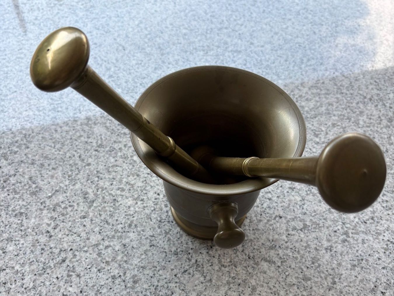 Sonstiges für das Kochen & Backen: Mörser mit zwei Stössel – Gebraucht aus Wettingen von 194073riner