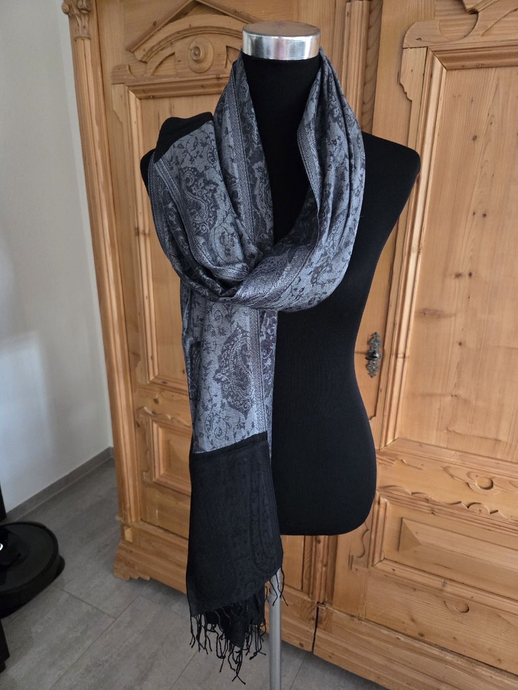 Foulard & Sciarpe: schöner Schal – Nuovo (secondo la descrizione) da Wiesendangen venduto da Sinhuk