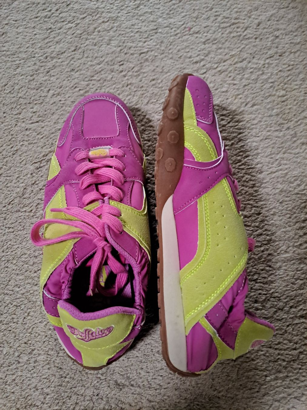 Scarpe da donna: schöne neuwertige Sneaker Gr.  40 – Usato da Untersiggenthal venduto da Zehni8 1