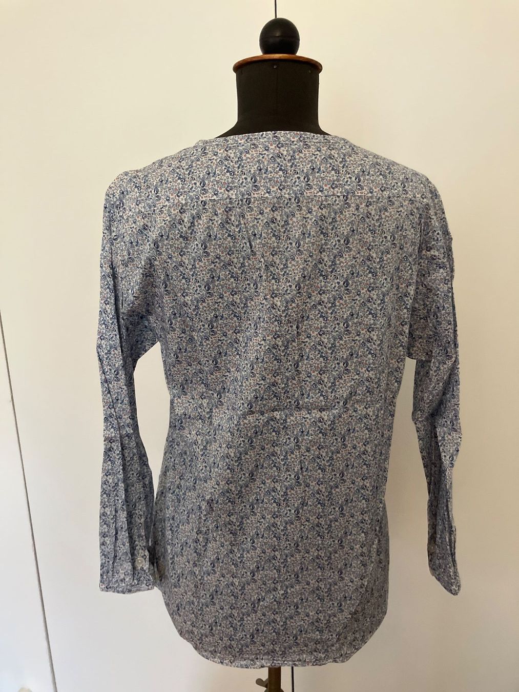 Apc Blusen: Damenbluse mit Blumenmuster von APC – Gebraucht aus Lenzburg von ann_8hmk 2