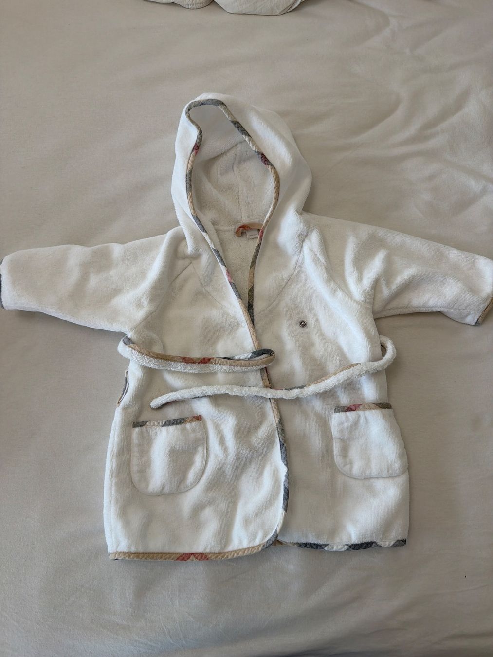 Burberry Bademäntel: Burberry Baby Bademantel 6 Monate – Gebraucht aus Roggwil TG von est_r5x7