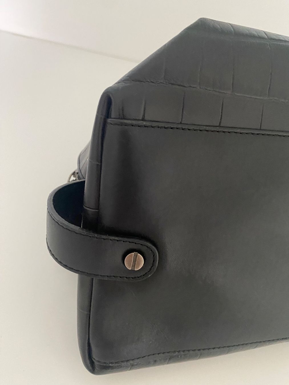 Borbonese Taschen für Damen: Bowling Bag Borbonese in schwarzem Leder in Krokooptik – Gebraucht aus Holderbank SO von MIC2026 4