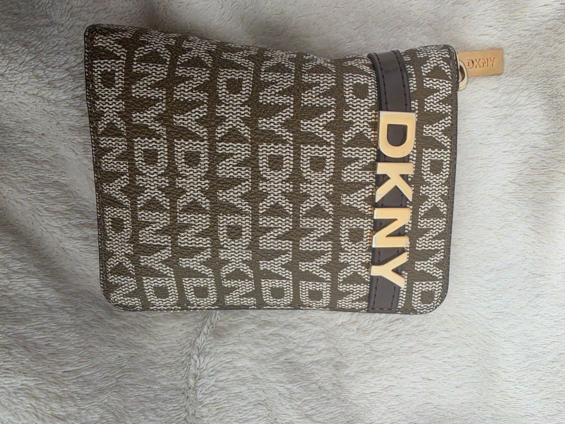 DKNY Portamonete: DKNY Portemonnaie – Usato da Zermatt venduto da ancise