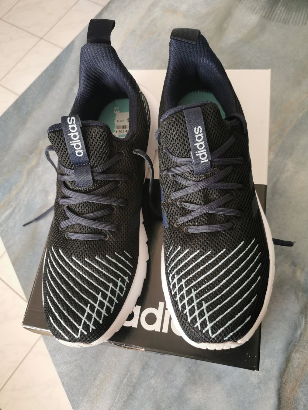 Adidas Scarpe da uomo: Baskets Adidas 44 2/3 – Nuovo e nell'imballaggio originale da Peyres-Possens venduto da vevette65 2