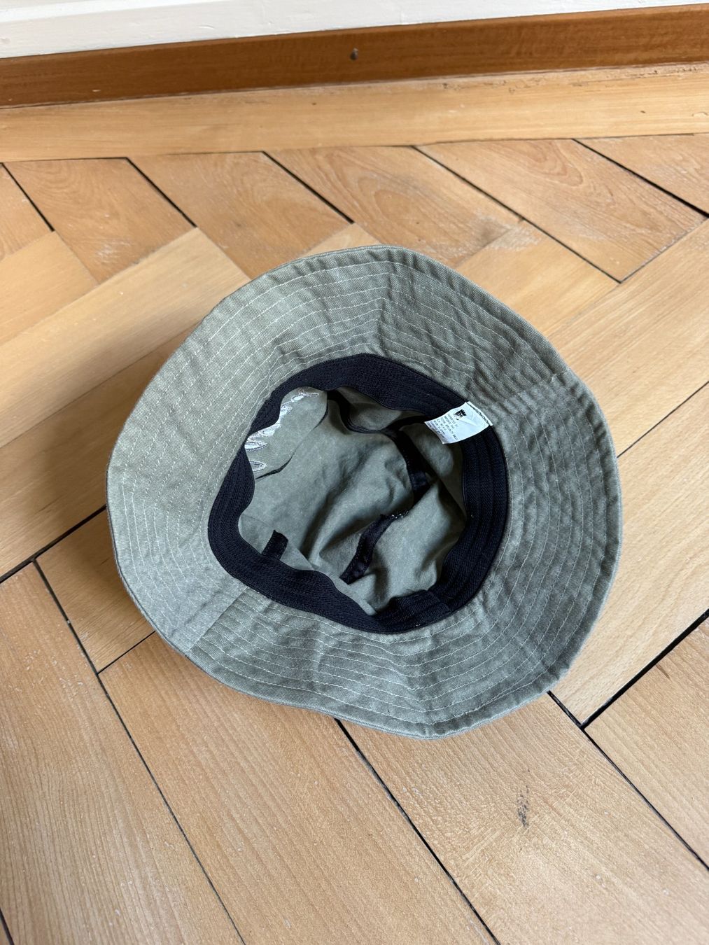 Hüte, Mützen & Caps: Canada Bucket Hat khakifarben – Gebraucht aus Zürich von Diazaio 2