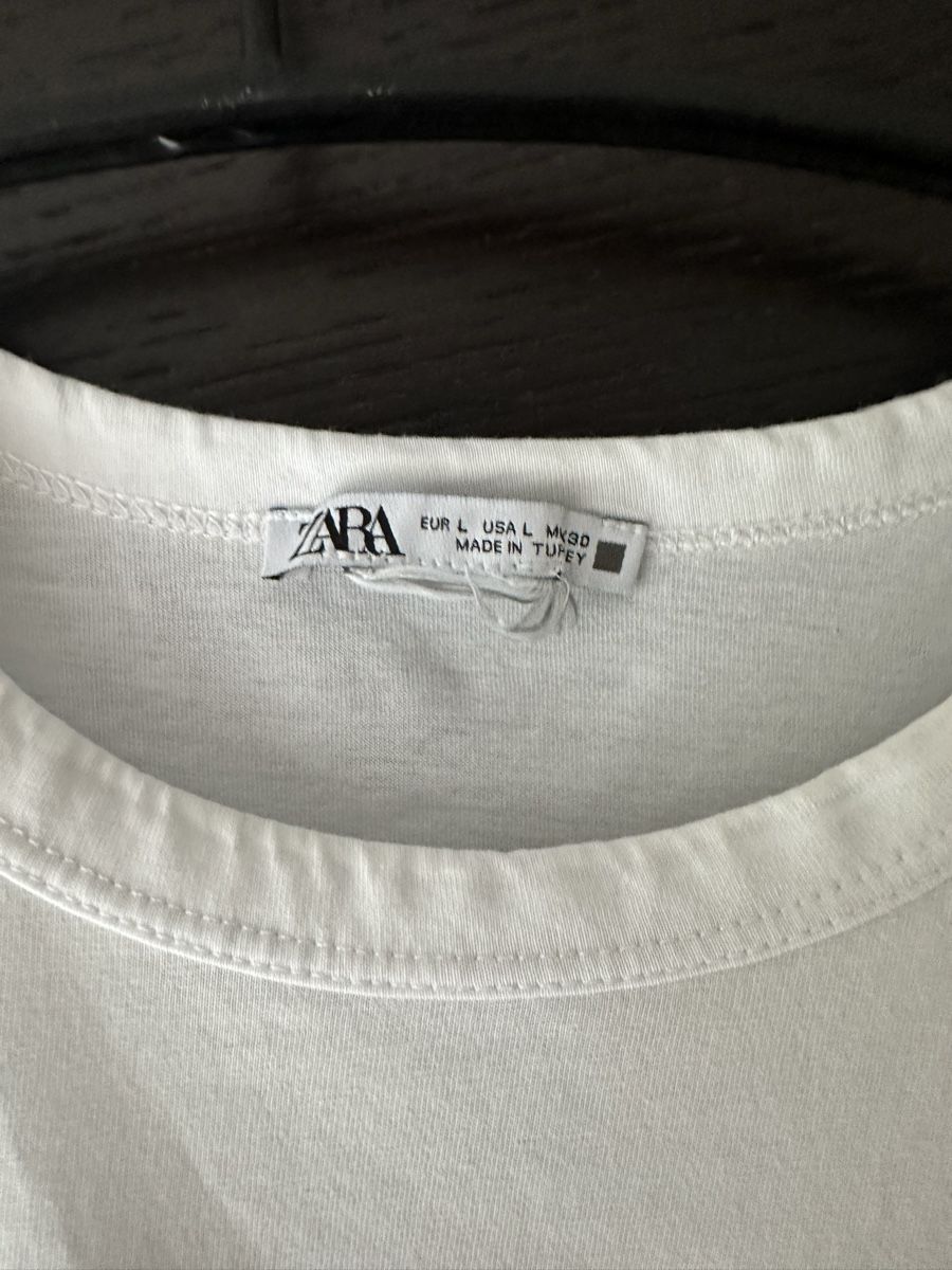 Zara T-shirt: 2 T-Shirts weiss Gr. 40 mit Print – Usato da Altendorf venduto da Eastwick4 3
