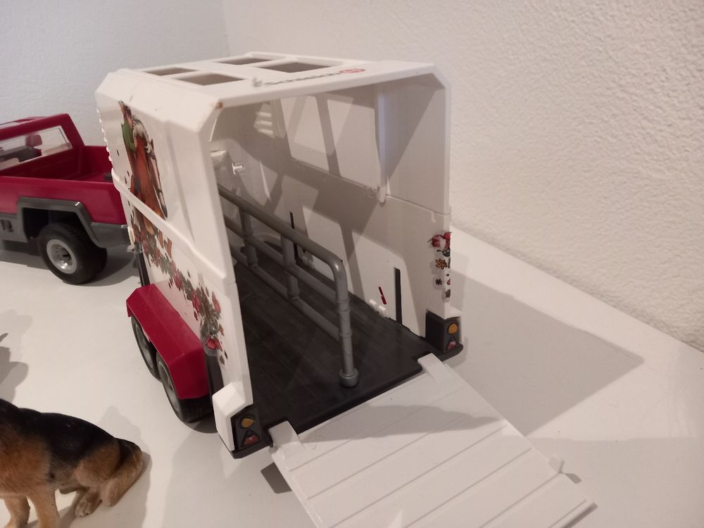  Foto zu Schleich Auto mit Pferdeanhänger Horse Club (Gebraucht) in für CHF 31 