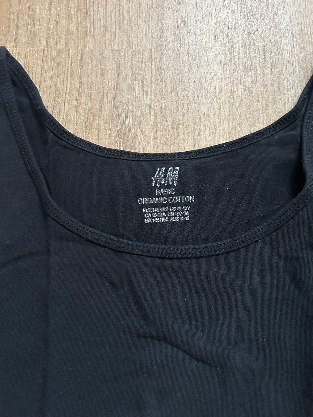 H&M Top: Top noir long à bretelles larges – Usato da Chevenez venduto da lou_79mn 1