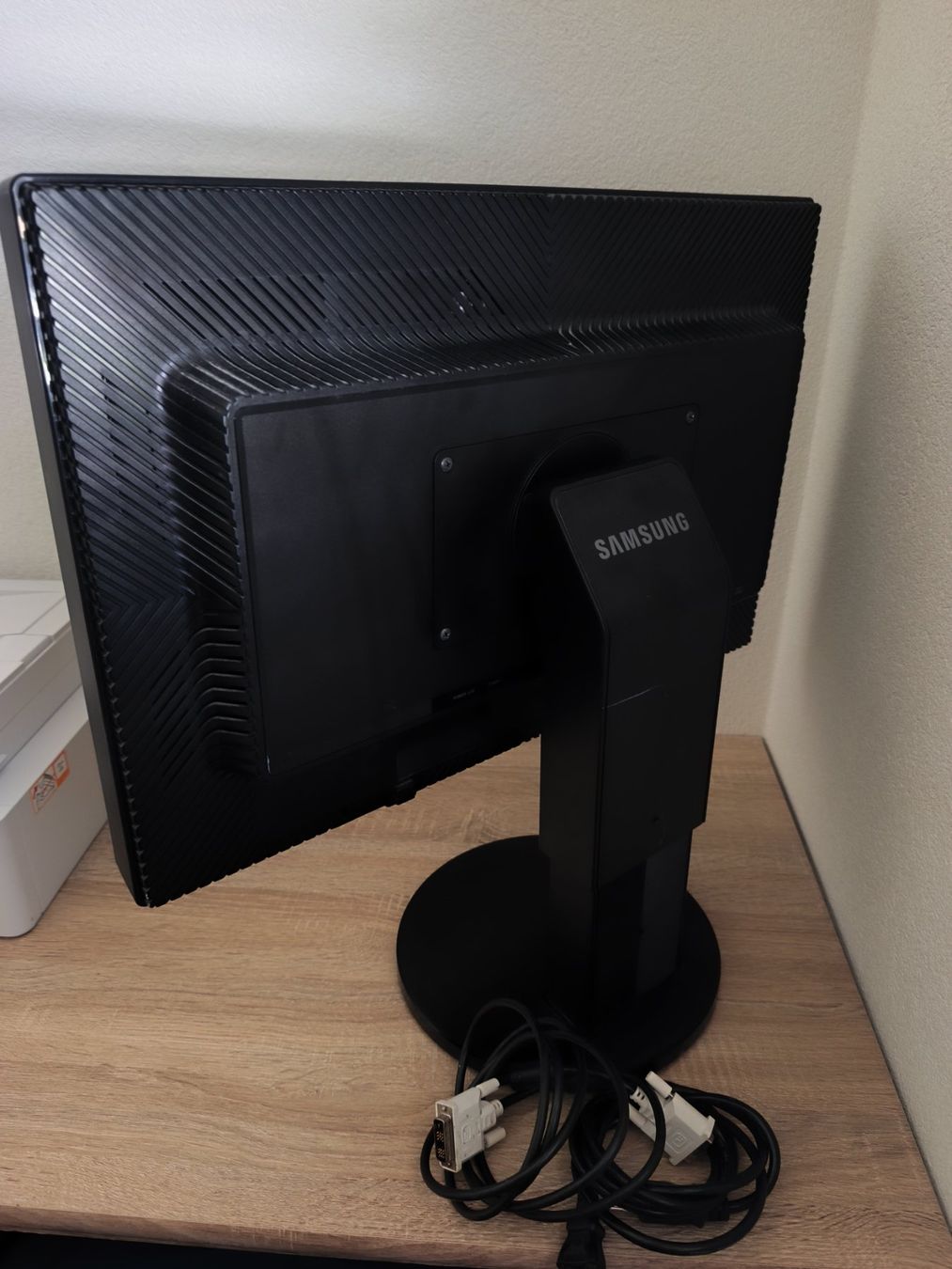 Samsung Monitore: Samsung screen SyncMaster 245b plus – Gebraucht aus Bramois von Onlyrider 2