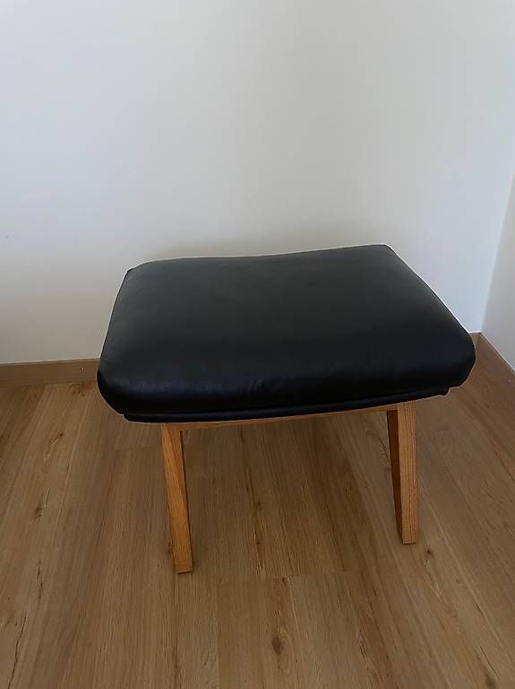 Hocker: Lederhocker – Gebraucht aus Winterthur von jul_s9bd 1