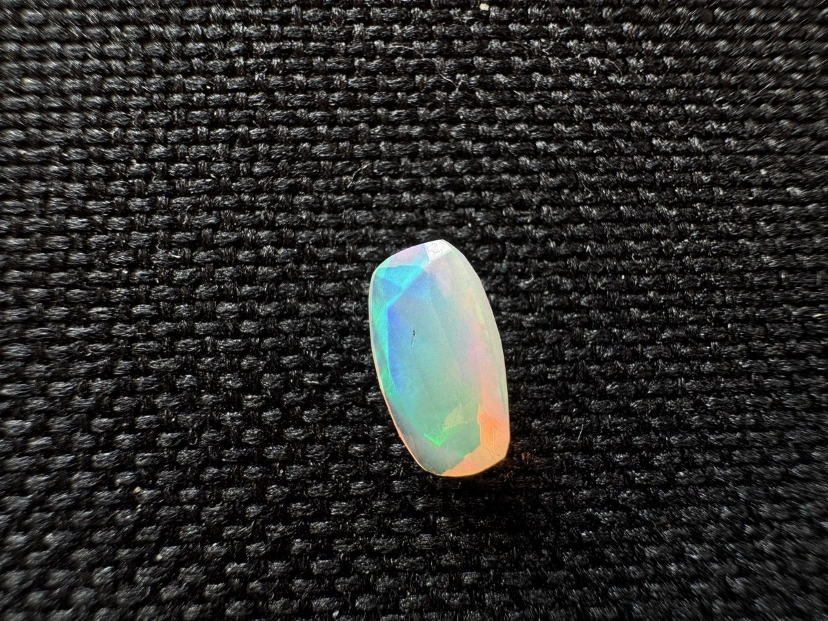 Pierres précieuses: Äthiopischer Opal 0.85ct – Neuf avec emballage d'origine à Wängi par Horus90 4