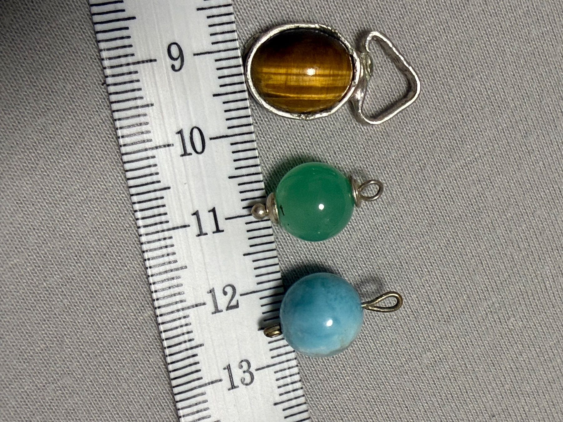 Pendentifs: 3 klein Stk Steinen – D'occasion à Oberhof par RealStone 2