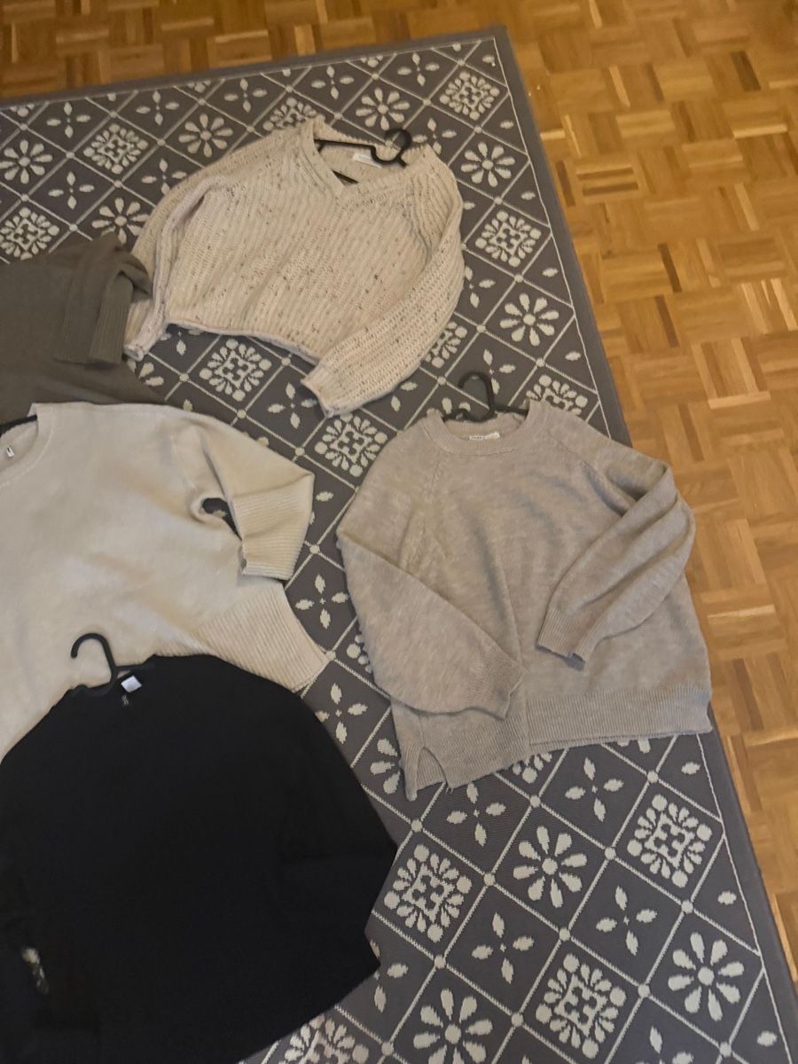 Lotti di vestiti: 5 modische Strick Pullis pull& bear, Bershka – Usato da Aarburg venduto da manju2007 2