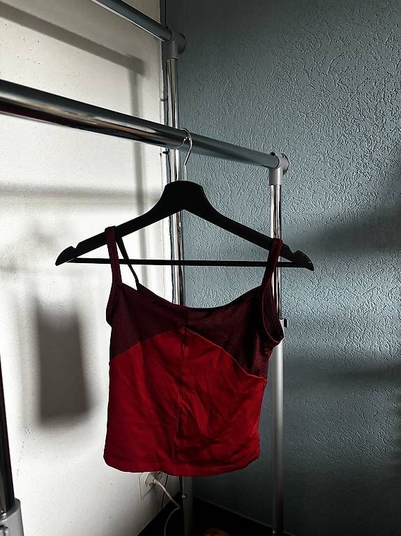 Tops: Top de sport nike – Gebraucht aus Châtel-St-Denis von leacherre