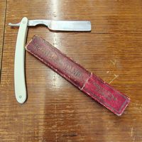Antique C.V. Heljestrand M.K. No. 32 Straight Razor