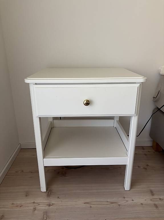 Nachttische: Nachttisch/ Ablagetisch weiss Tyssedal Ikea – Gebraucht aus Dagmersellen von sim_n826 1