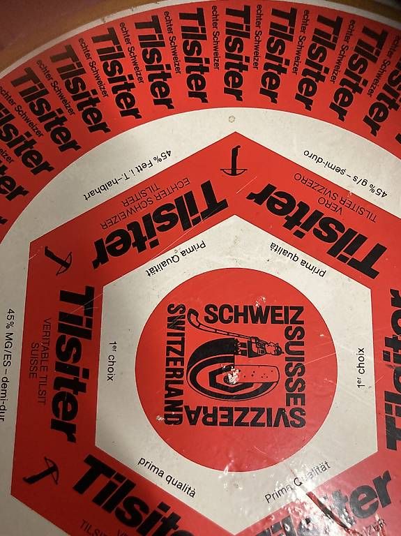 Tutti gli attrezzi: Heidi und Geissenpeter Requisiten – Usato da Zürich venduto da partnersingmbh 2