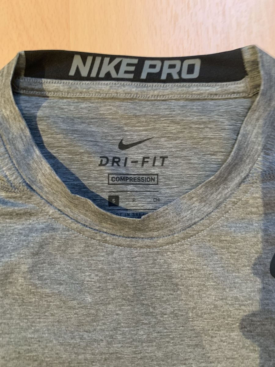 Nike T-shirt: Nike T-shirt – Nuovo (secondo la descrizione) da Herzogenbuchsee venduto da est_778v 1