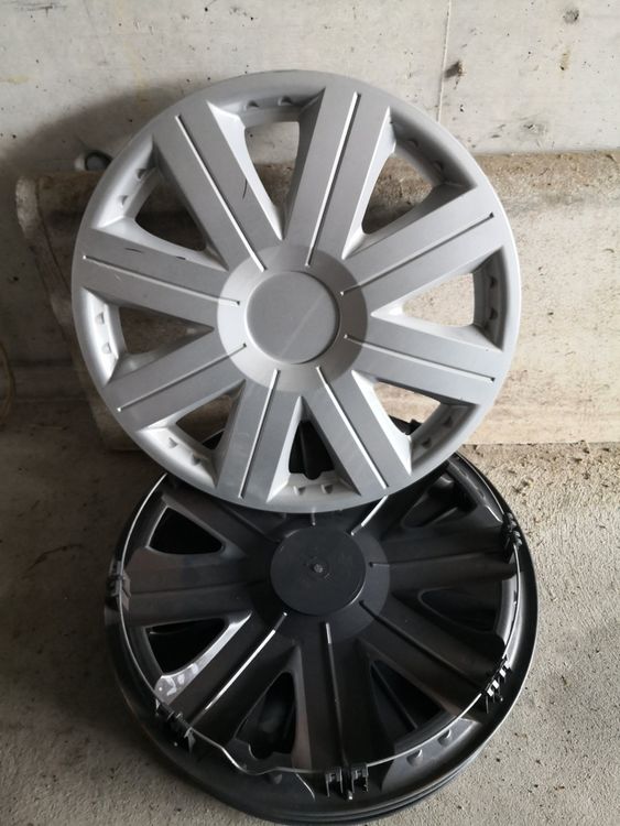 Elegantes 16 Zoll Radkappen Fotosnull