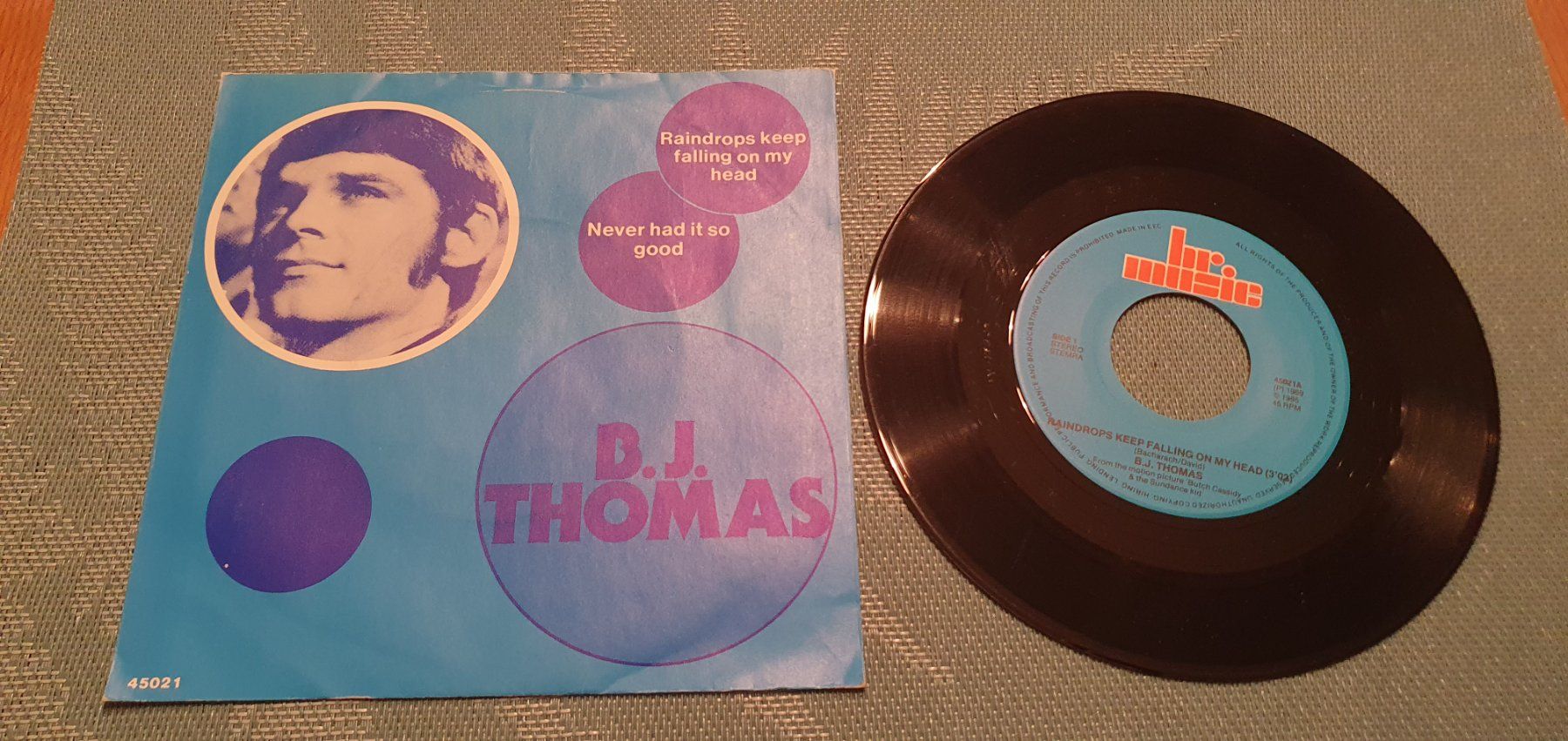 Dischi in vinile: B.J. THOMAS, Raindrops keep falling on my Head Single, Mint- – Usato da Kreuzlingen venduto da Cdschlumpf