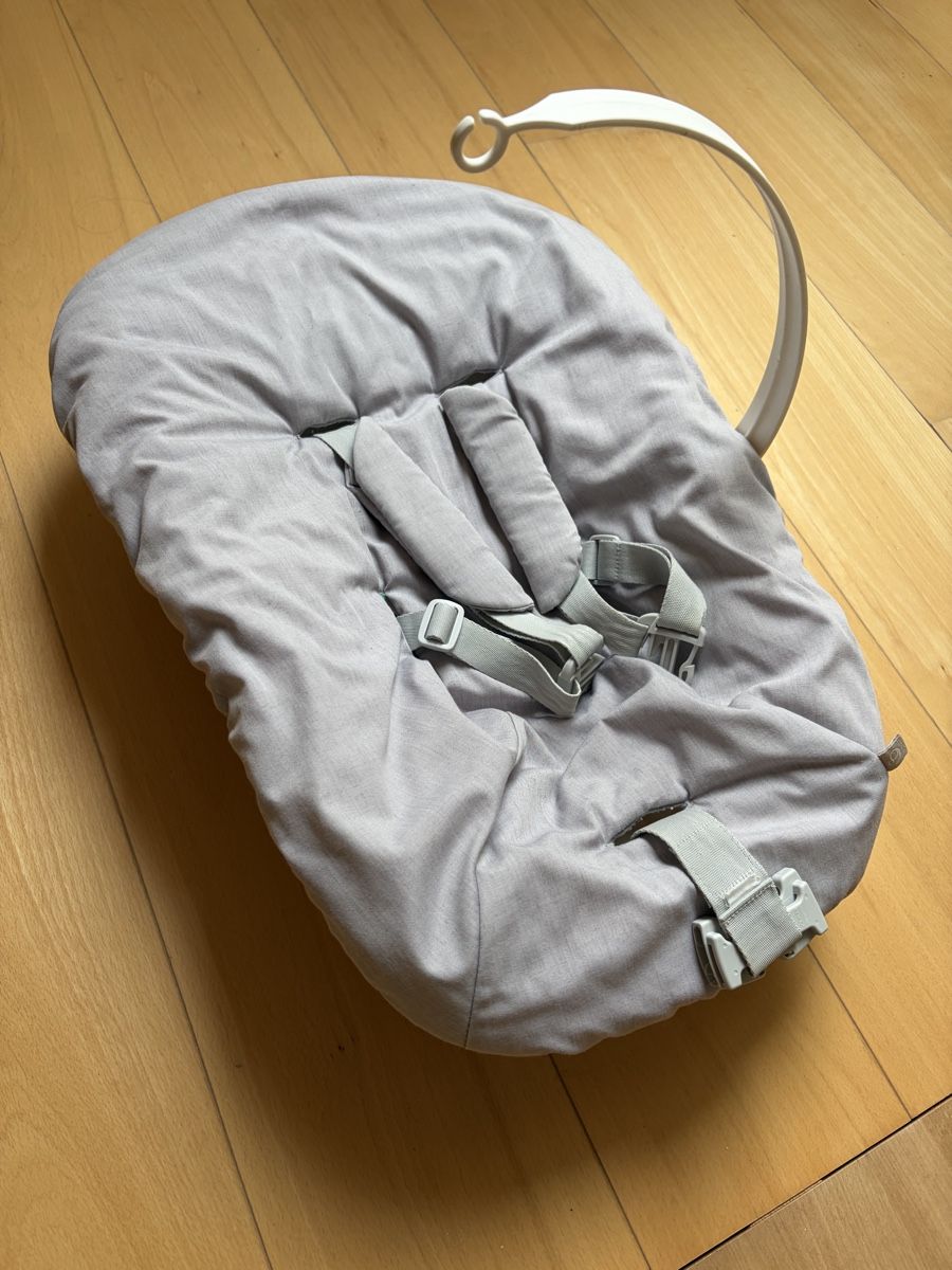 Stokke Seggioloni: Stokke Tripp Trapp Newbornaufsatz – Usato da Zürich venduto da Jackienette 1