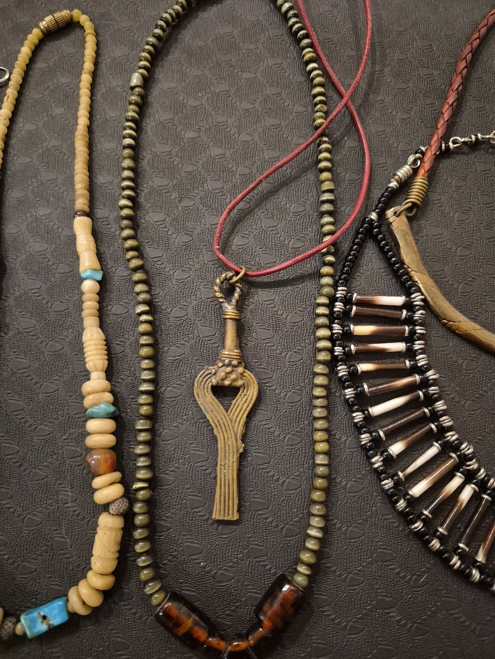 Sonstiger Schmuck: Lot de 5 colliers ethniques artisanaux – Gebraucht aus Delémont von fab_cpg5 2