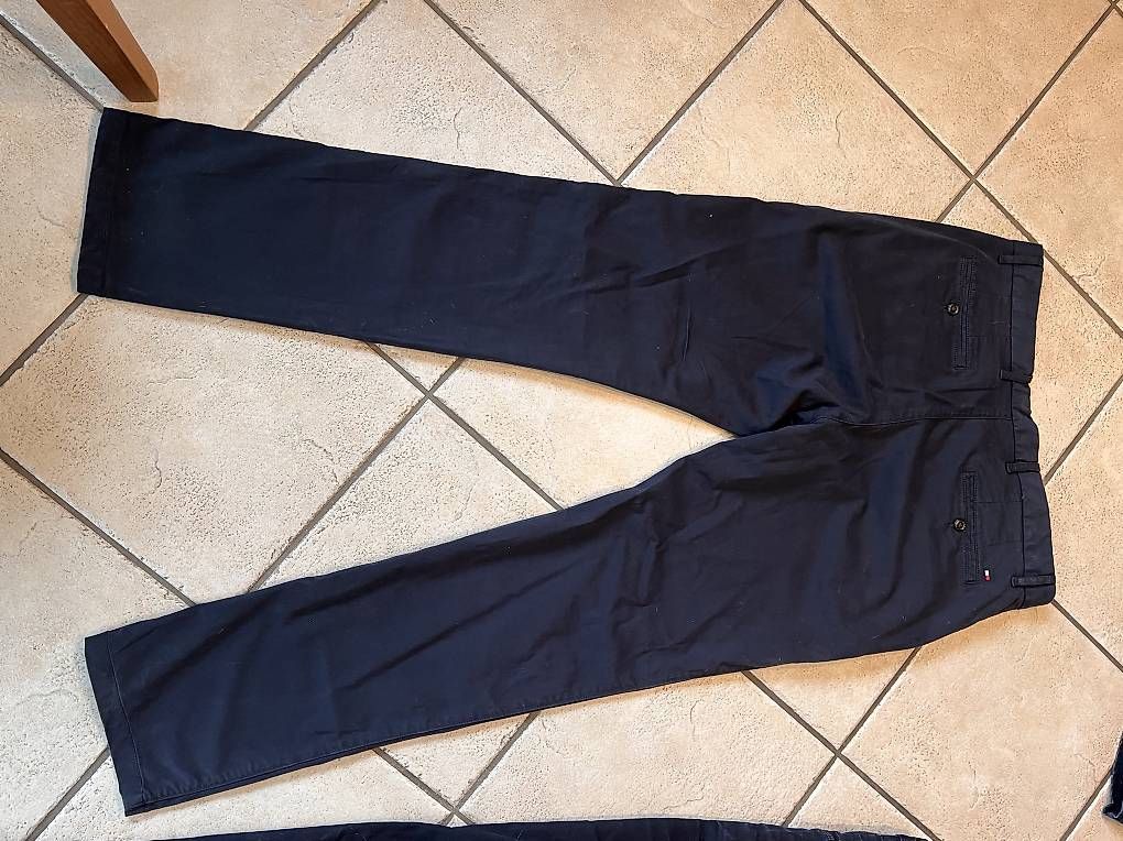 Tommy Hilfiger Pantaloni: Thommy hilfiger hose wie neu – Usato da Studen BE venduto da sch_z82c 2