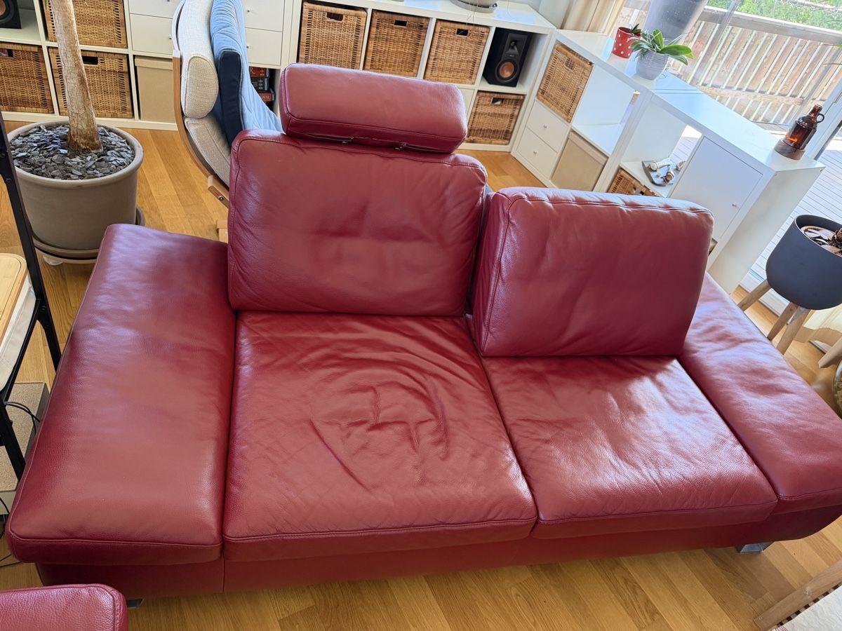 Divani: Ledercouch Weinrot mit Lederfuss – Usato da Aarburg venduto da Ankeraz 2