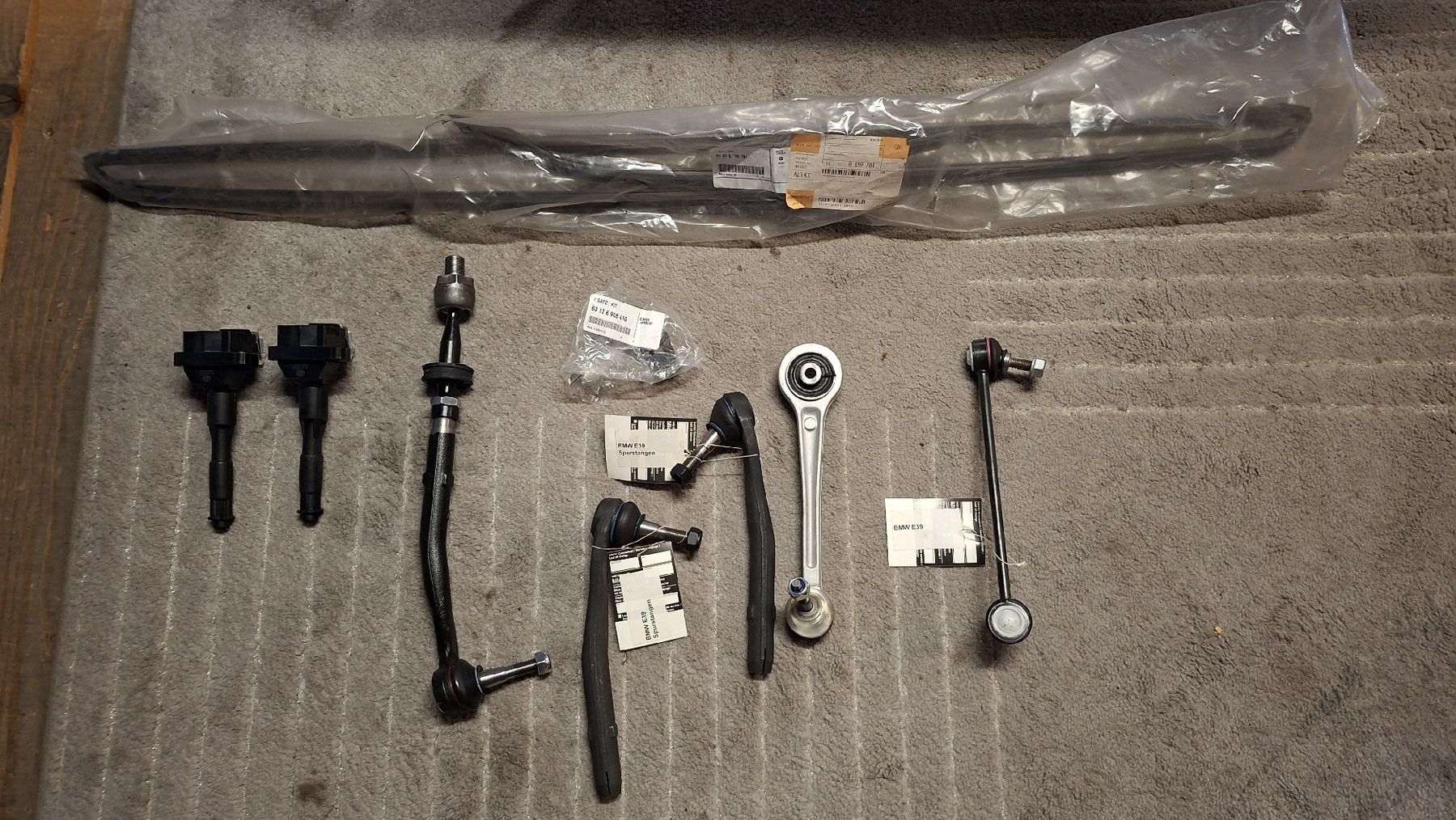 BMW Tutti pezzi di ricambio auto: BMW E39 Teile (Neuteile) – Nuovo e nell'imballaggio originale da Seftigen venduto da 9-10-100-77