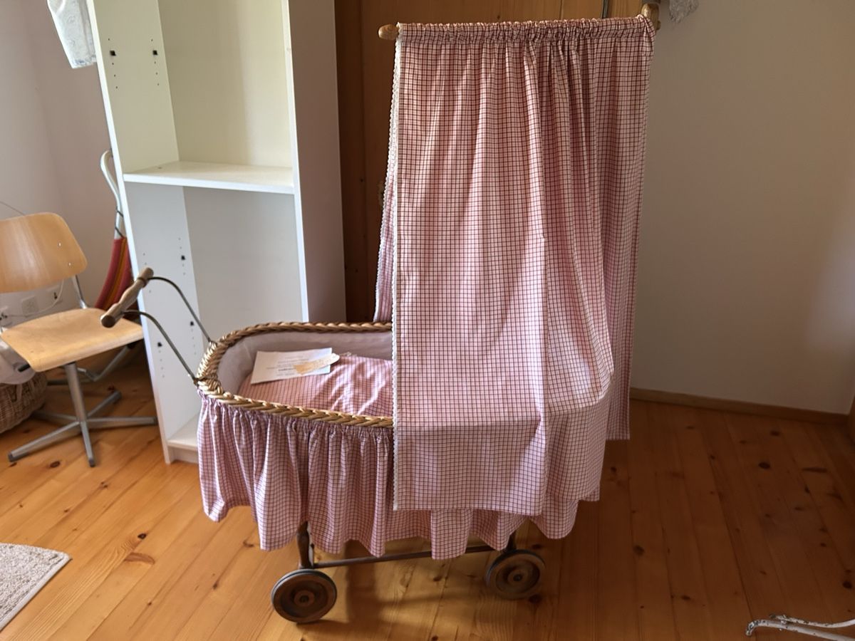 Culle: Antiker Stubenwagen – Usato da Frauenfeld venduto da Paillasse00 3