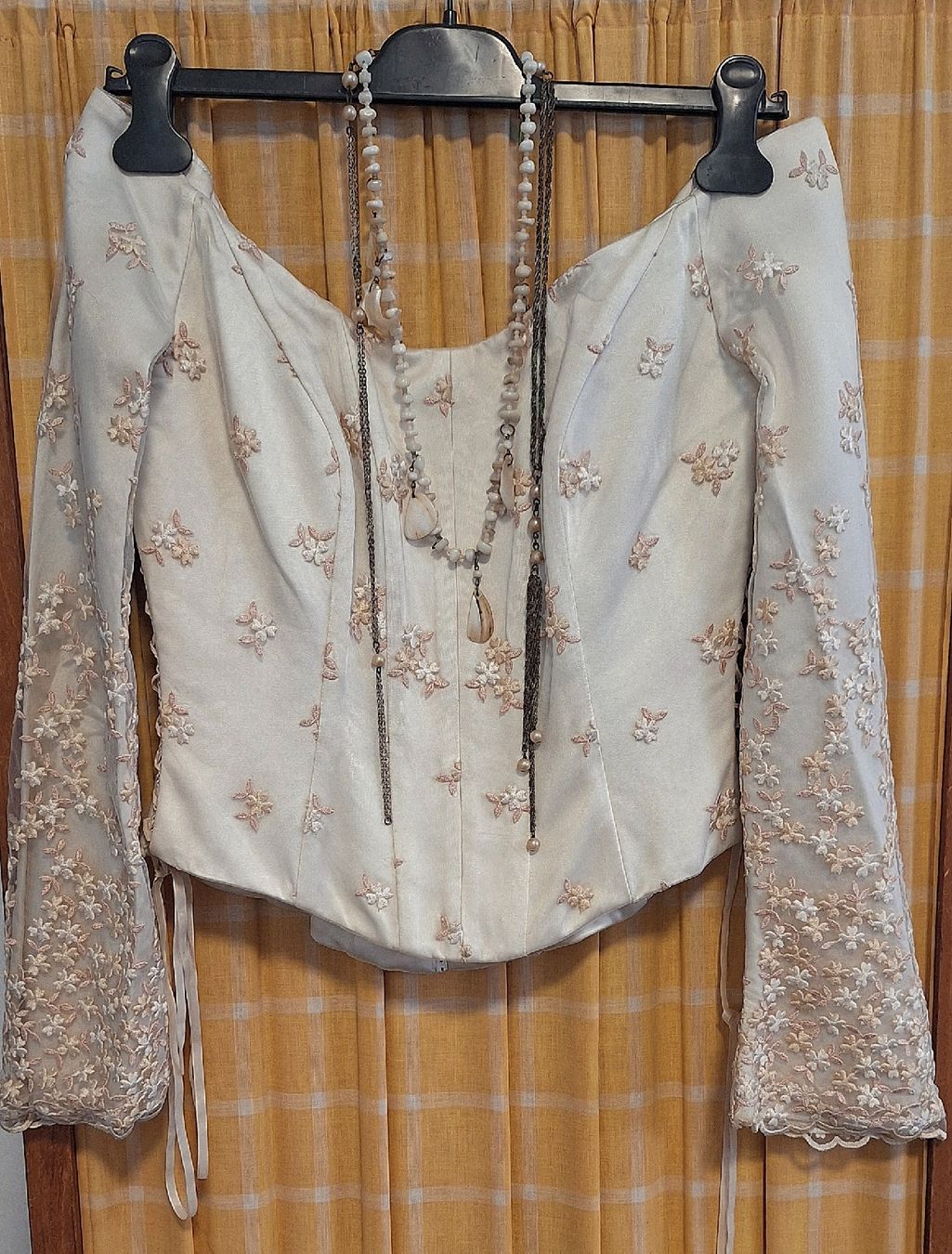 Tops: Wunderschöne vintage Corsage,Oberteil cremefarben,🌹 – Gebraucht aus Emmenbrücke von abu_9mj8 1