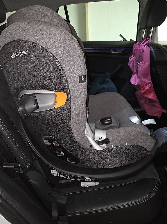 Sièges auto: Cybex Autositz mit Isofix Station – D'occasion à Hagenbuch ZH par r_buergisser