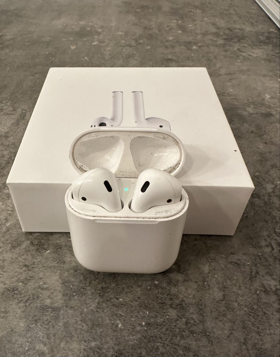 Apple Cuffie: Airpod 2 – Usato da Abtwil SG venduto da nic_29jv