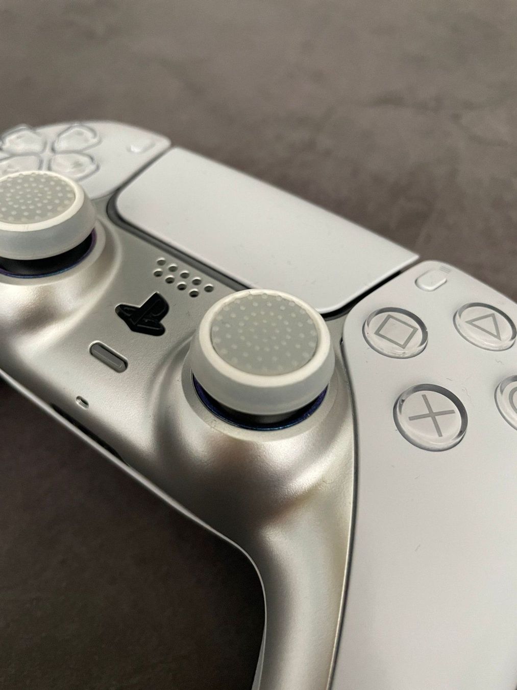 Controller: PlaySation 4&5 | XBOX Controller Grips / Noppen (Weiss) – Nuovo (secondo la descrizione) da Niederwil SO venduto da BlueSonic 1