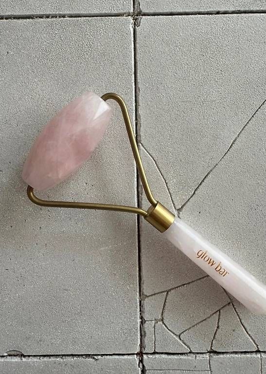 Gesichtspflege: Glow Bar Rosenquarz Jade Roller Neu – Neu (gemäss Beschreibung) aus Zürich von ebr_595v