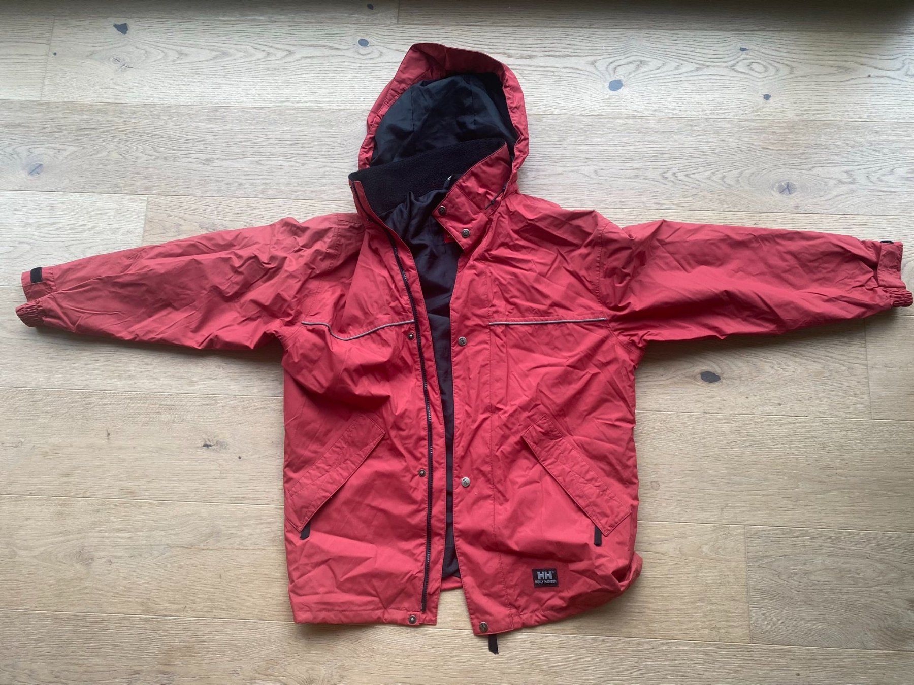 Helly Hansen Giacche: Helly Hansen Jacke Rot Grösse S – Usato da Lachen SZ venduto da Richital