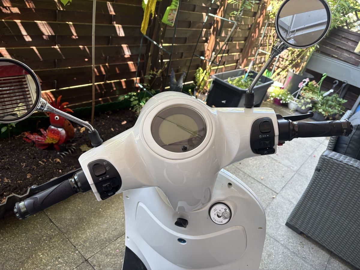 Veicoli elettrici: Elektro Roller Ca. 480km – Usato da Horgen venduto da aki_znw5 3