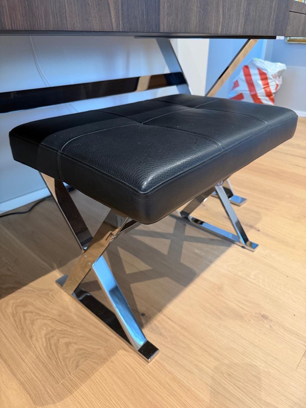 Tischset: Maxalto Schreibtisch & Hocker Simplice Max – Gebraucht aus Meggen von Colin_2000 2
