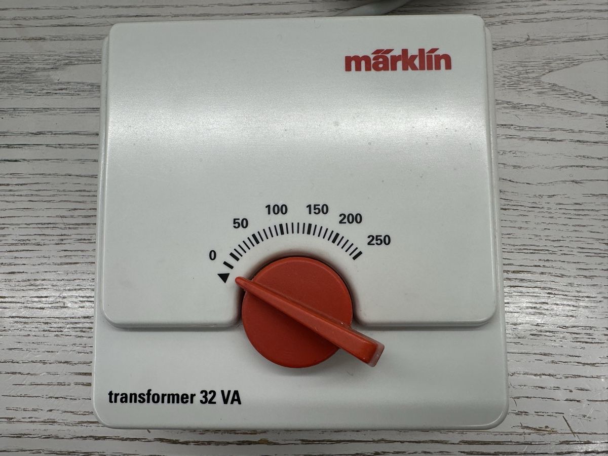 Märklin 6647 Transformator 32VA (Gebraucht) in Lupsingen für CHF 57.5 ...