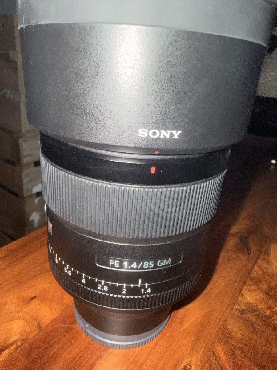 Sony Objectifs: Sony FE 1.4/85 GM lens excellent condition – D'occasion à Pfäffikon ZH par EliasFel