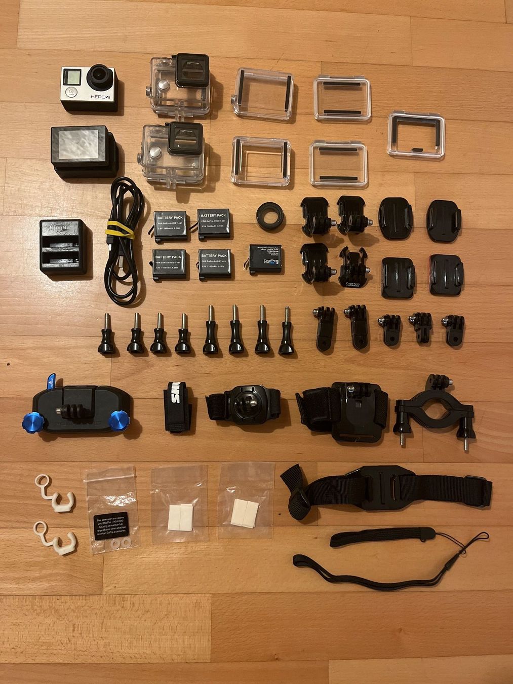 Gopro Action Cam: Gopro Hero 4 mit Ausrüstung – Usato da Malters venduto da casolina01